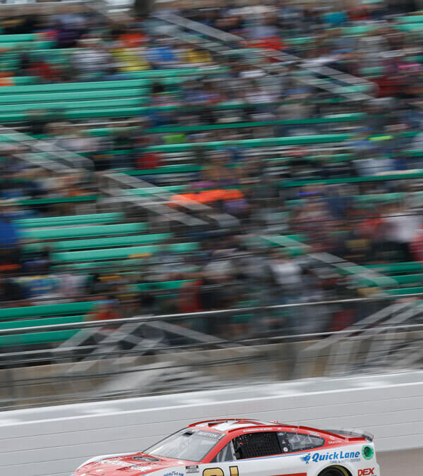 Far away shot of the 21 car at the Kansas track
