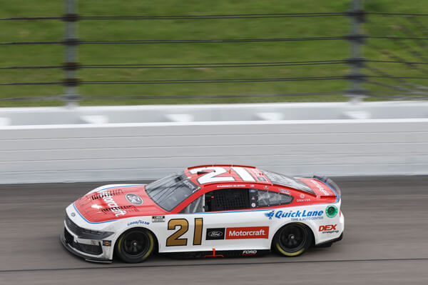 Landscape side view of the 21 car