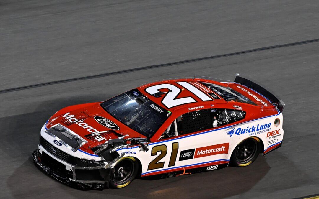#21 NASCAR on track
