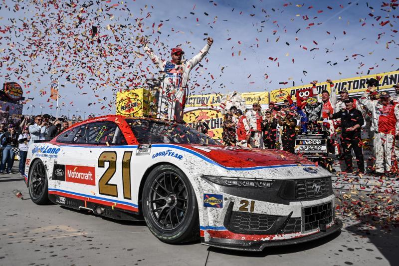 Josh Berry celebrating his win in Las Vegas