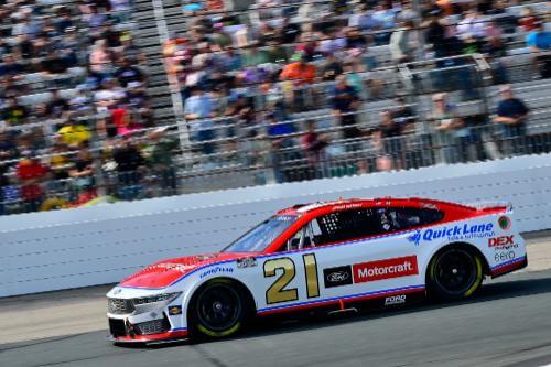 Number 21 car with the crowd in the background